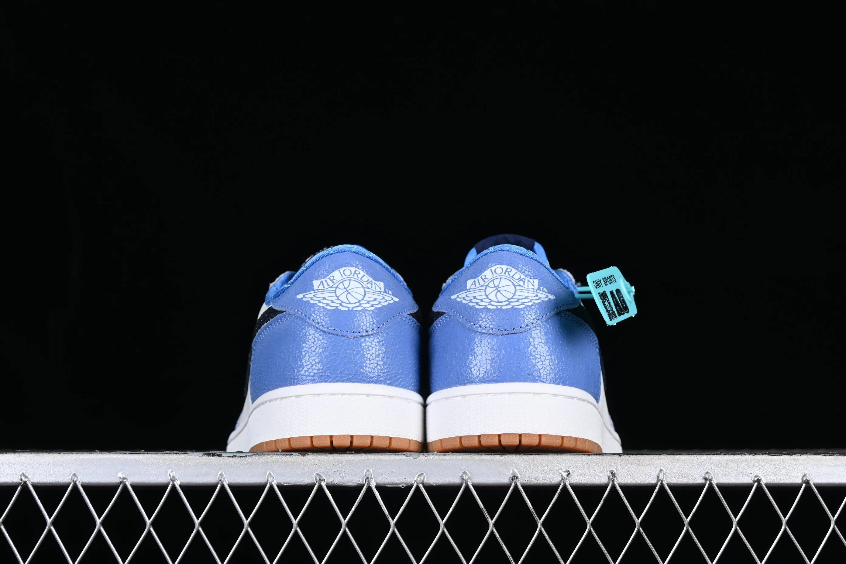 All categories Air Jordan Jordan series basketball shoes Air Jordan 1 Low Z version Air Jordan 1 Low AJ1 Joe 1 black and white blue burst pattern low-top cultural basketball shoes DZ0791-102
